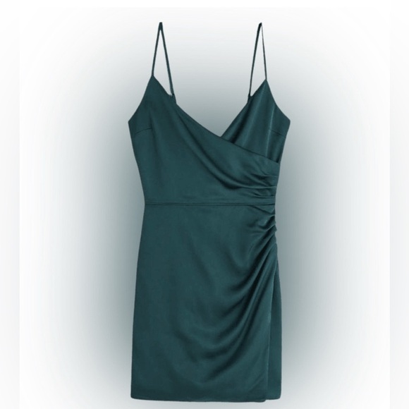 Women’s dress - Picture 1 of 2